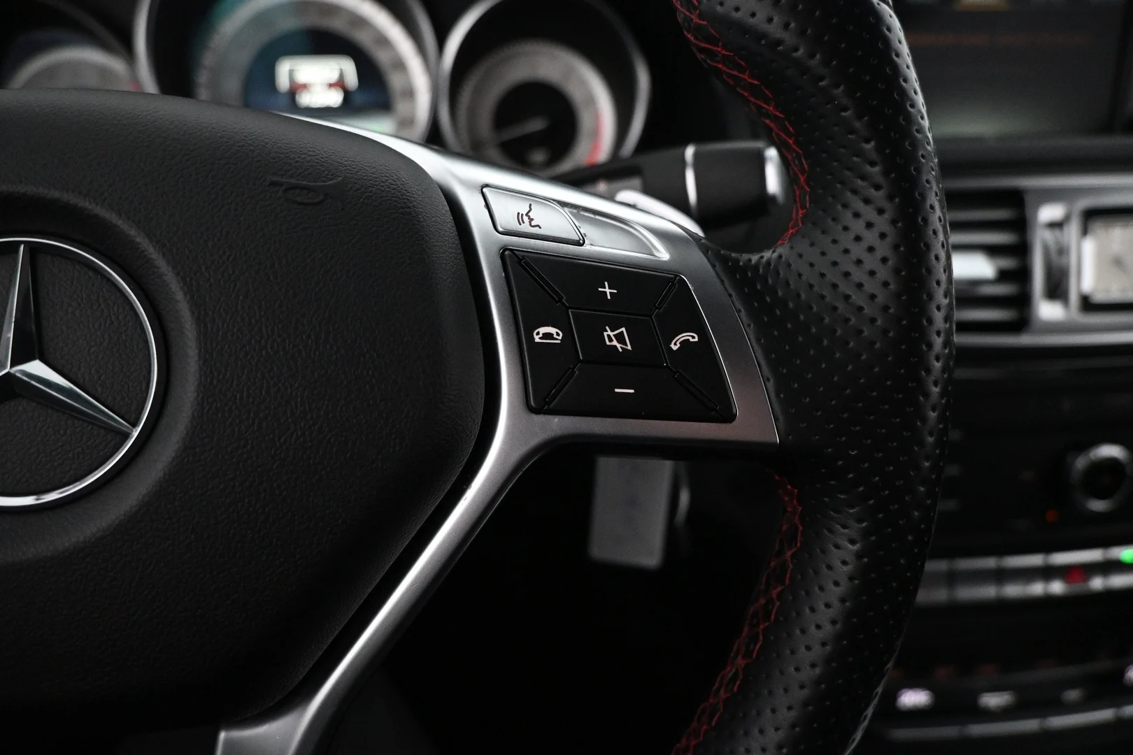 Car Image - 6G7iqR5zV4IUVYE793s0lR