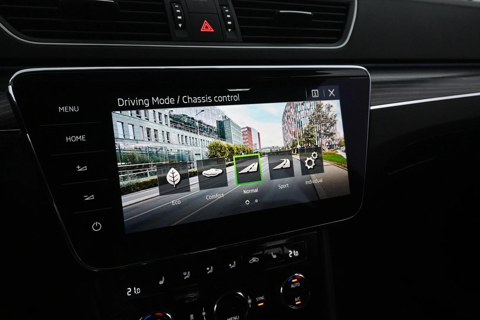 Car Image - zUvqFzreCXsyLiNV7CtkP