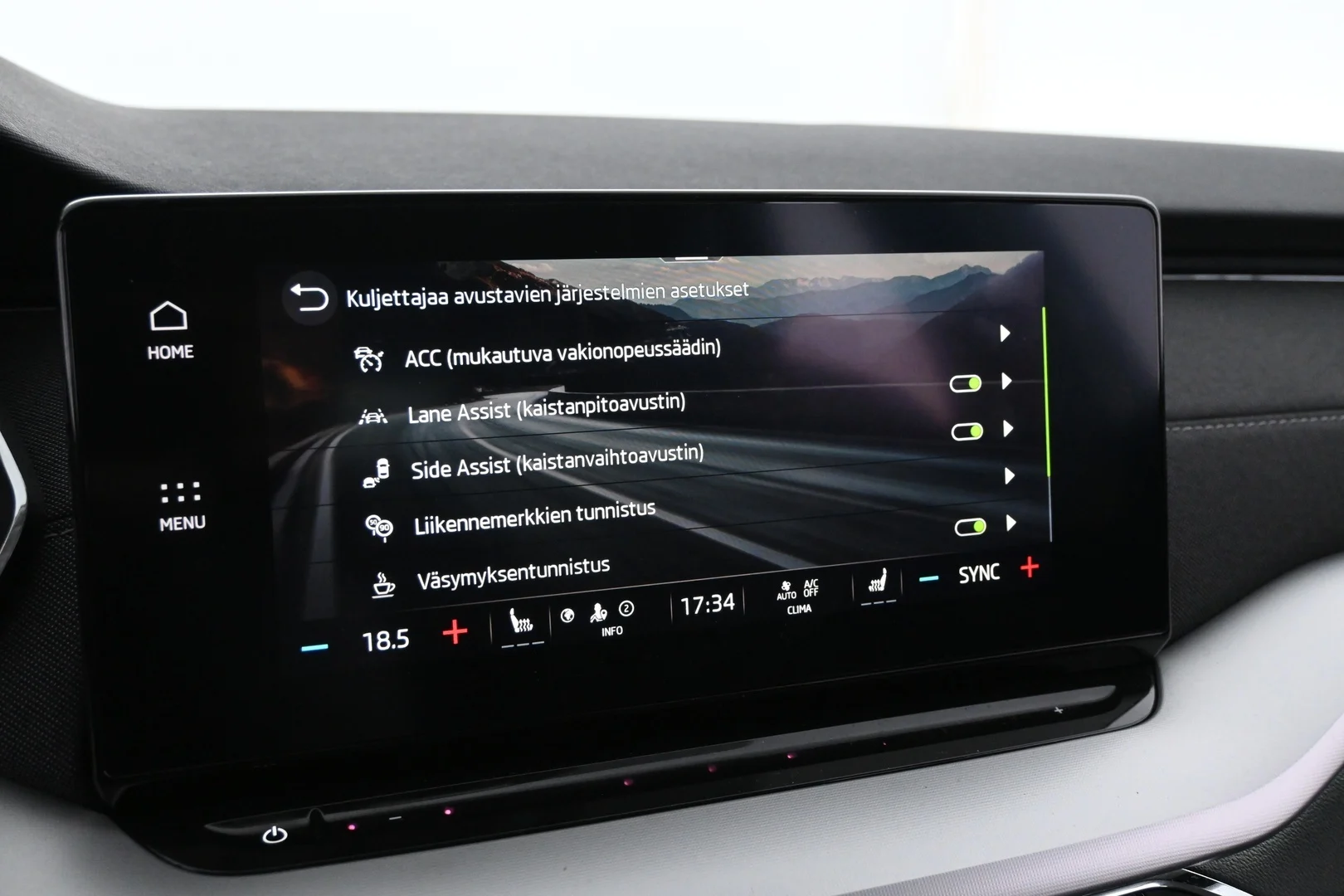 Car Image - 7uhLO6zCgqK79udeaDwj9N