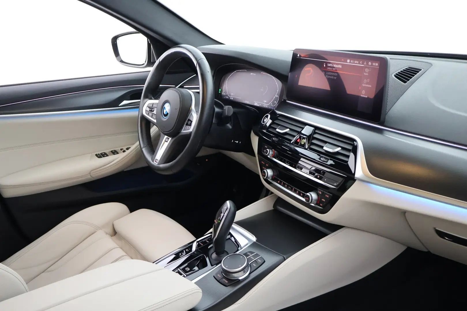 Car Image - Djc6MNlO7fIsLBGbGnamb