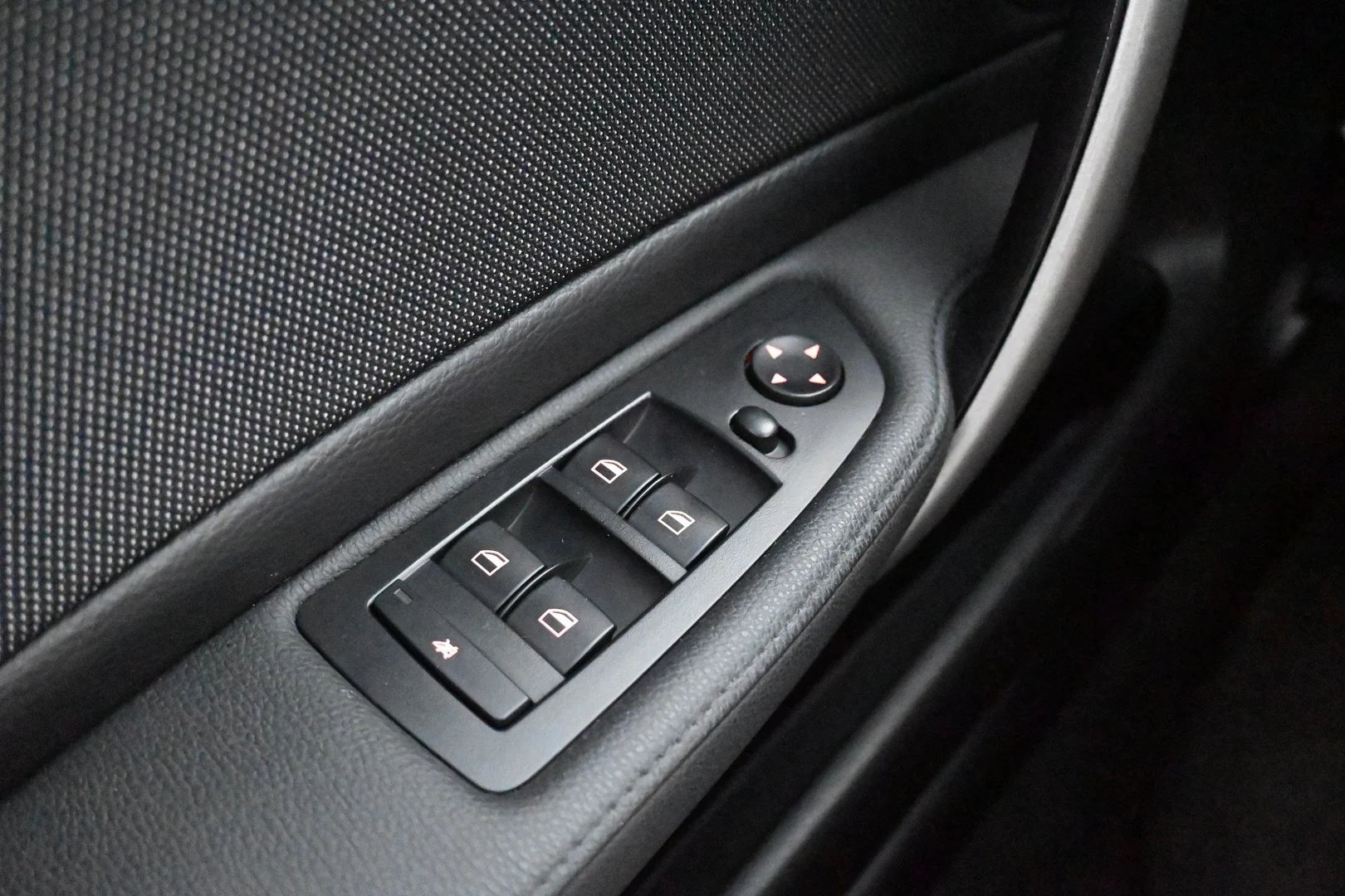 Car Image - 6SX8zRqDOWgMatmgcEHNxe