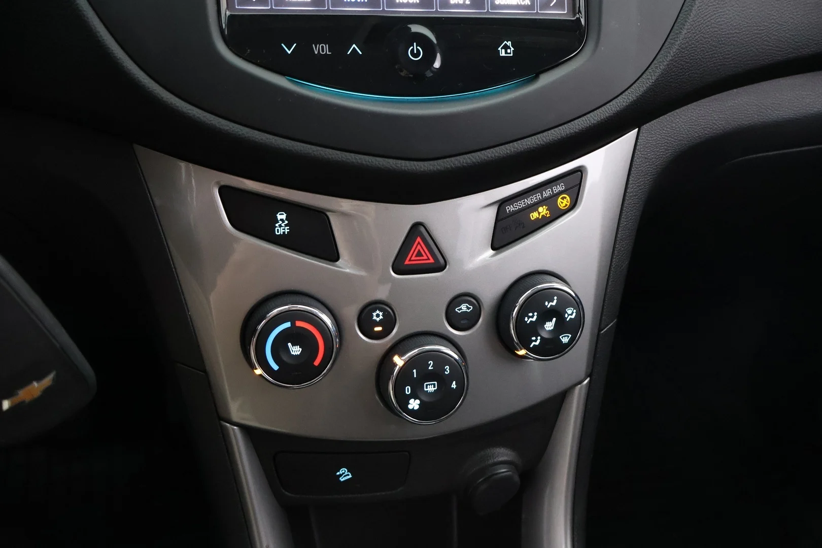 Car Image - 3yjVzNmhzm6o9k94Efhlq2