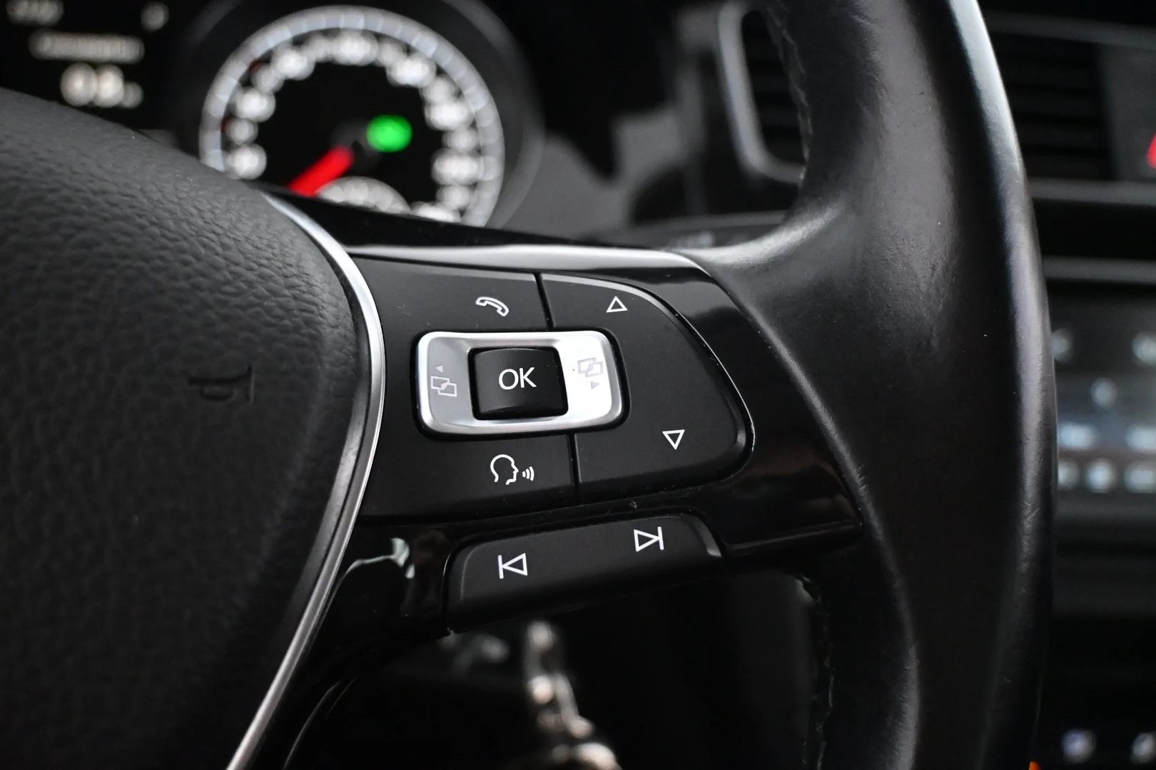 Car Image - 2Zxz7j1ddcHG8kEoZDGRNn