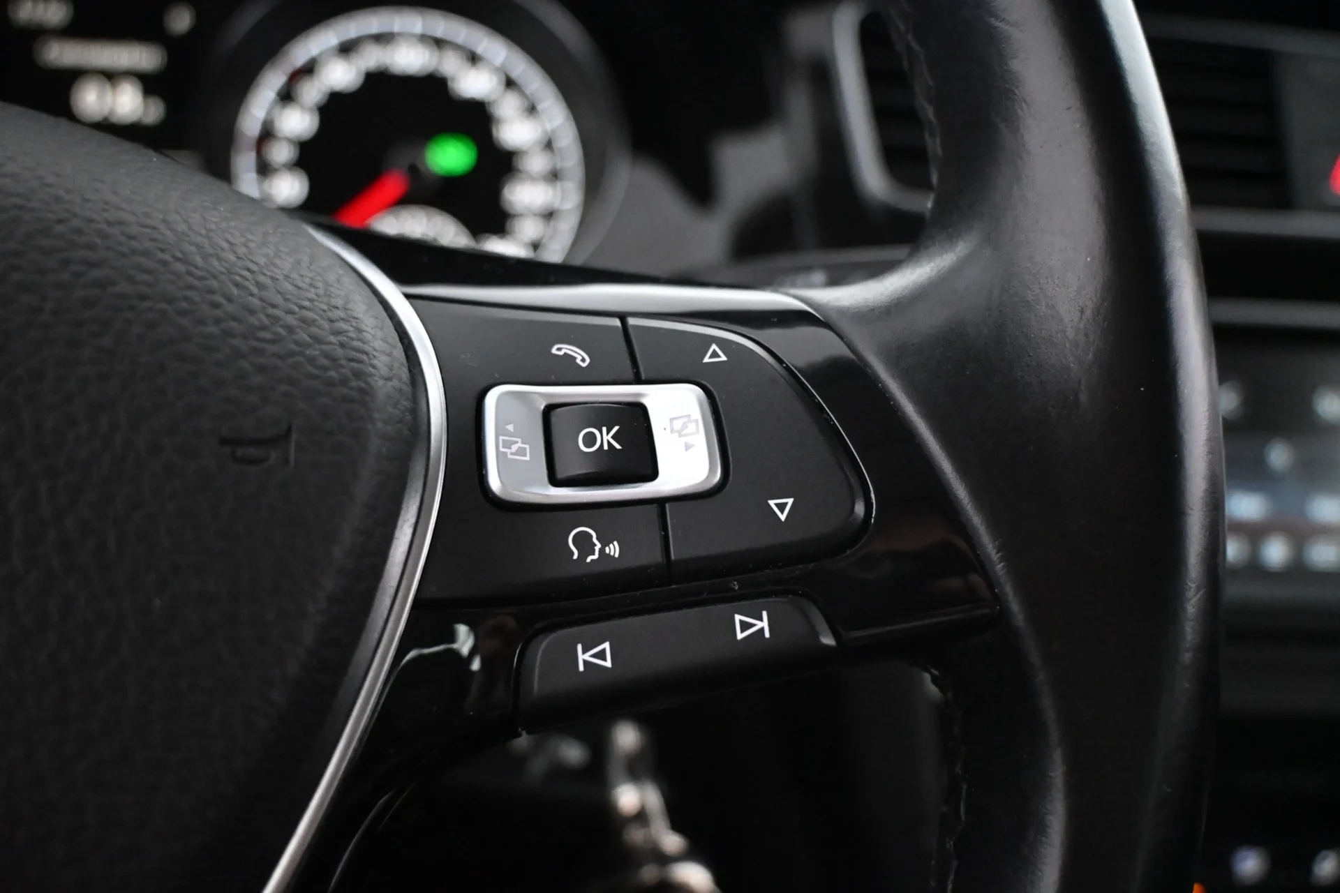 Car Image - 2Zxz7j1ddcHG8kEoZDGRNn