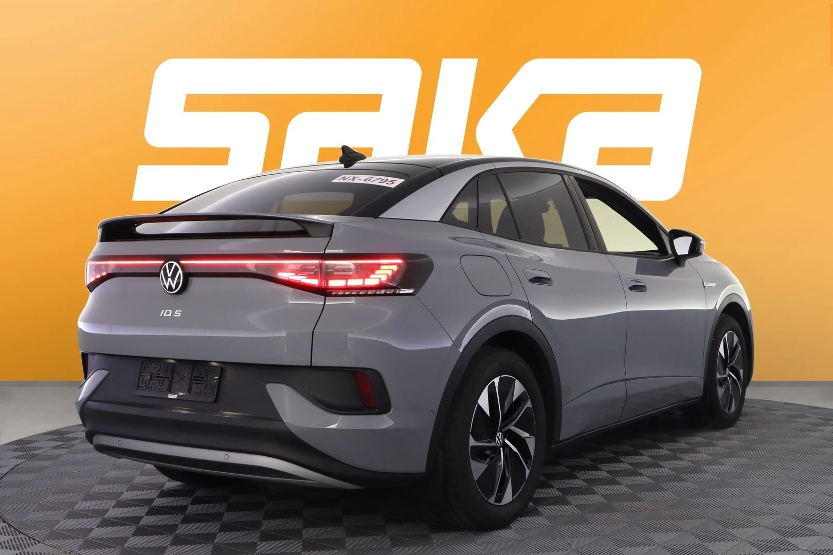 Car Image - 6Ho2rpKLqk6YXlwO8FEEji