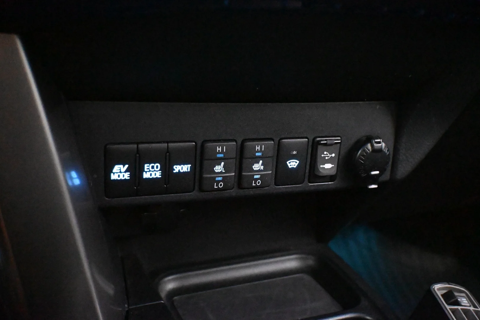 Car Image - 74bFHYtM0r4TXBHWLW6bDr
