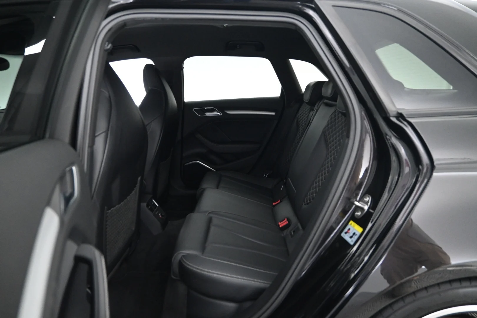 Car Image - 4TCGrmu8foEv892vpM3z92