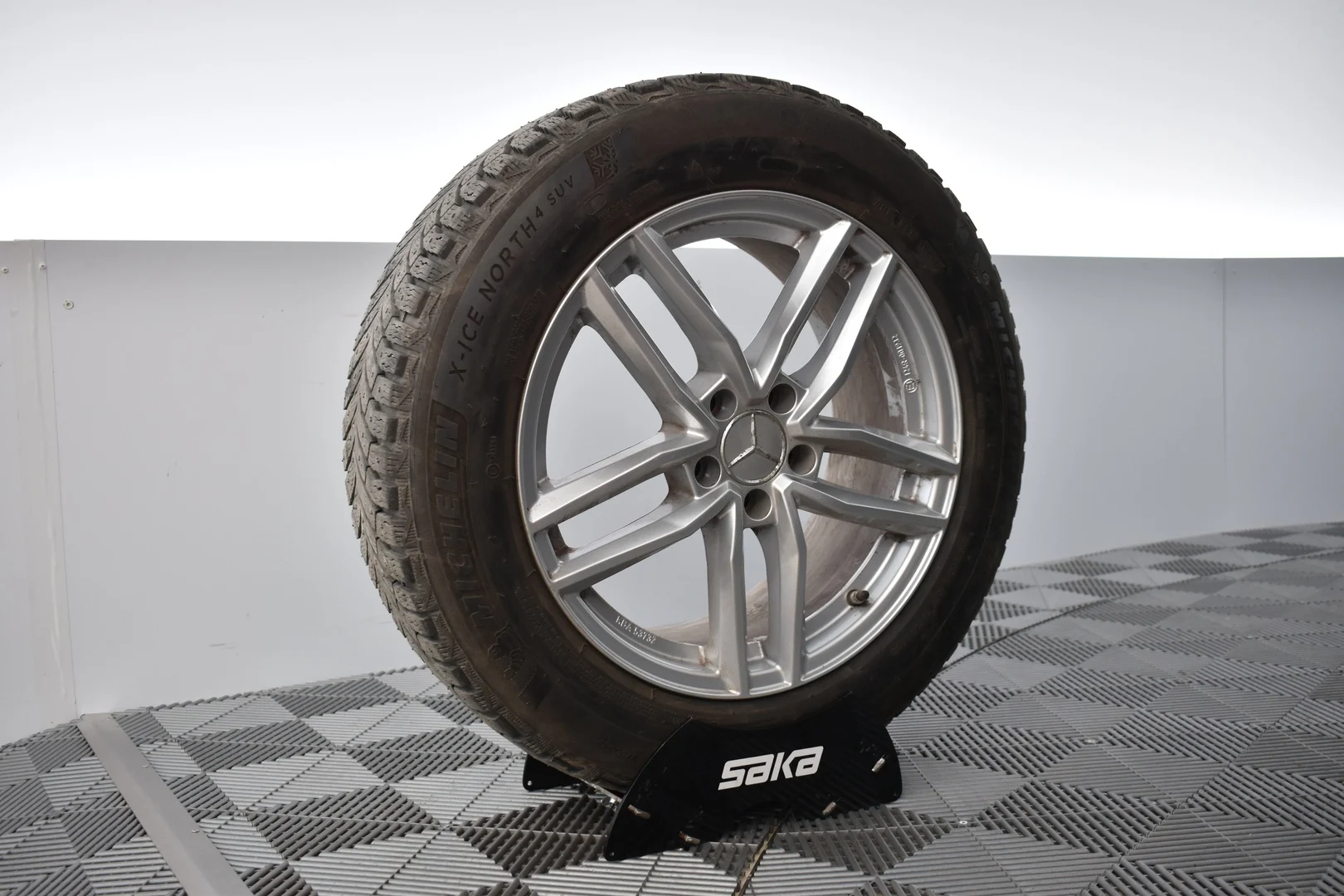 Car Image - 2kG9kUyFWZdt8Q61Ht7deN