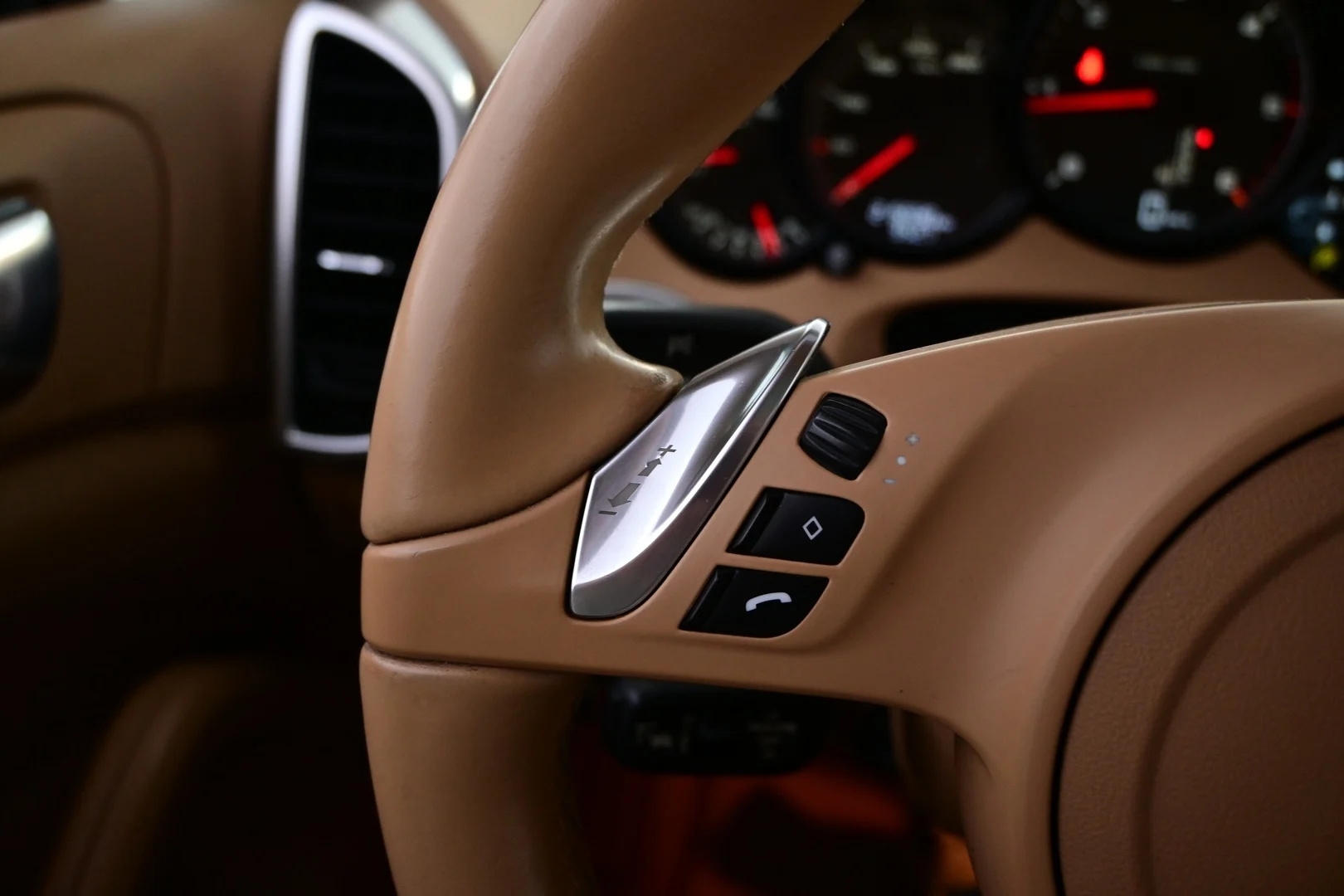 Car Image - 1qlTHlC984yTLIhuWF6bIl