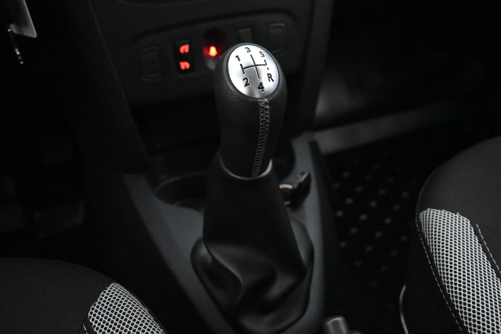 Car Image - 726ecYVQSsBqvZOjv7vS2J