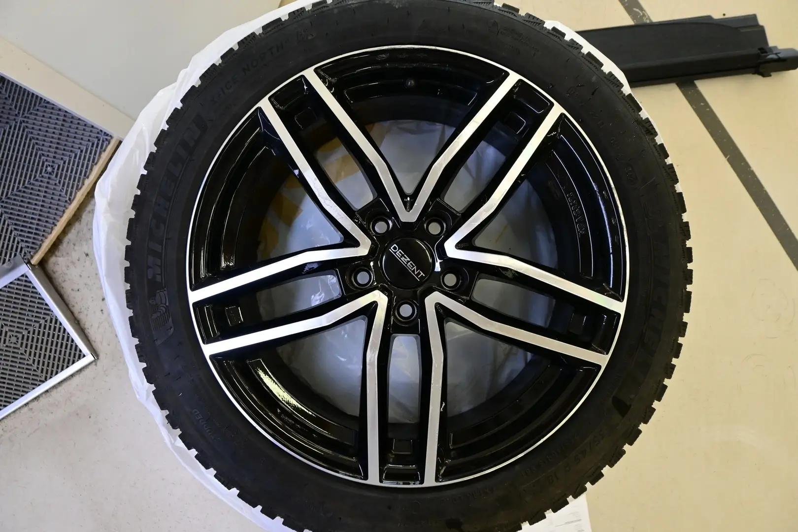 Car Image - 1yauwHcEL4d74INgr7BeWk