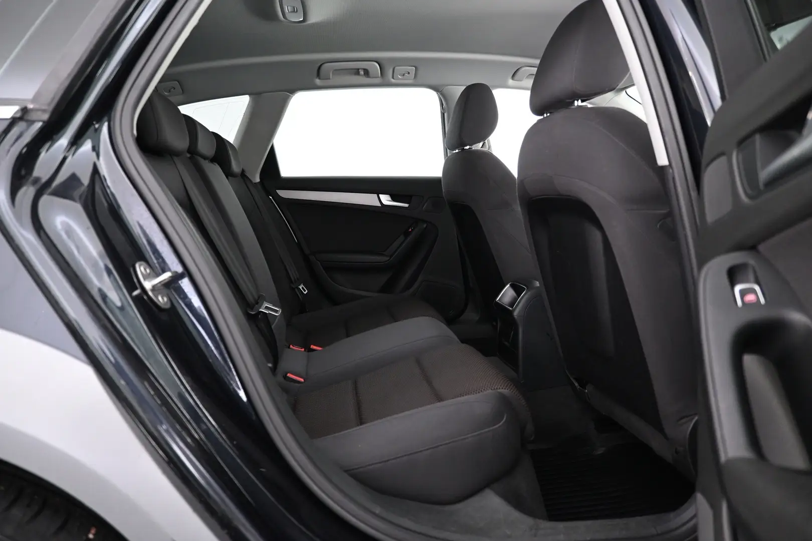 Car Image - 4du8Q3XbghQKaUuiHHjuoT
