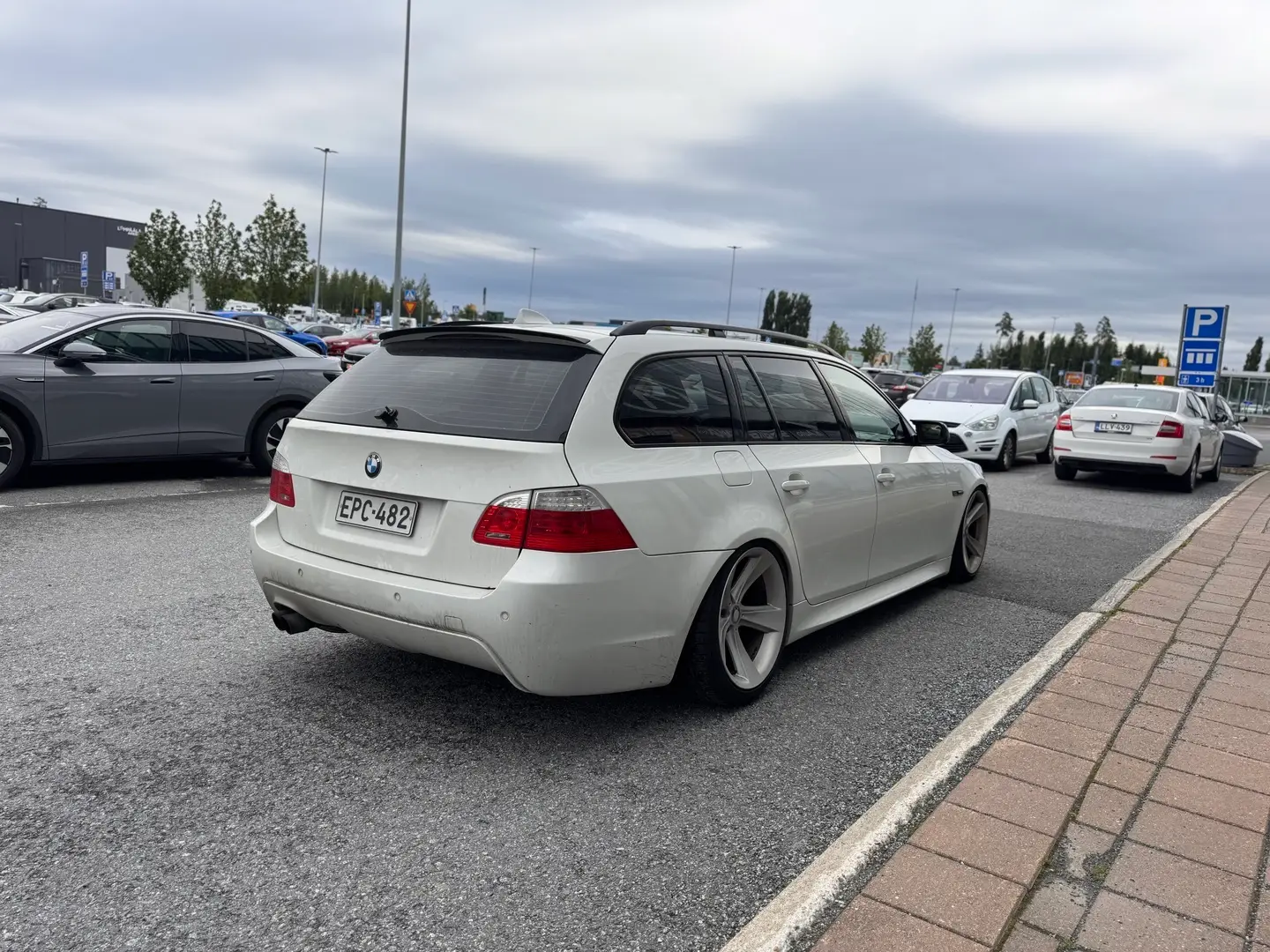 Car Image - 62f9v6pcUKwqwgGzNgN2uE