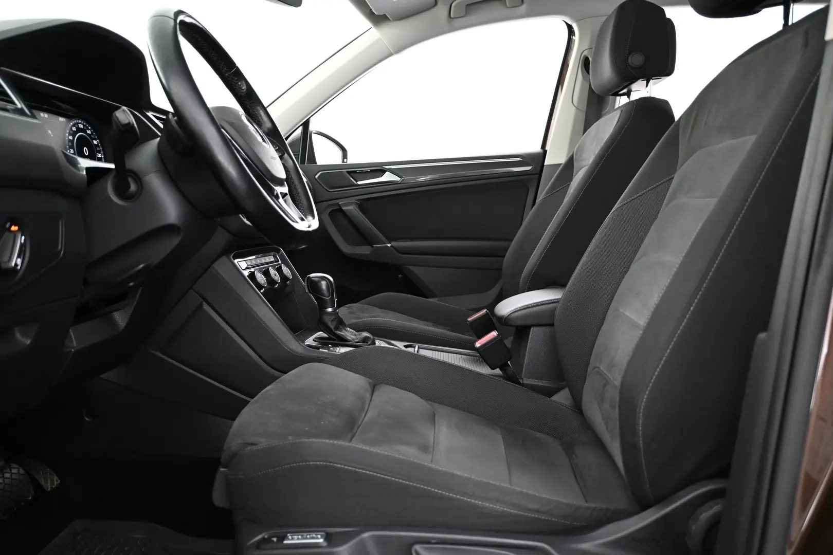 Car Image - 4tg7GynE4JI6tjpPiFnfpN