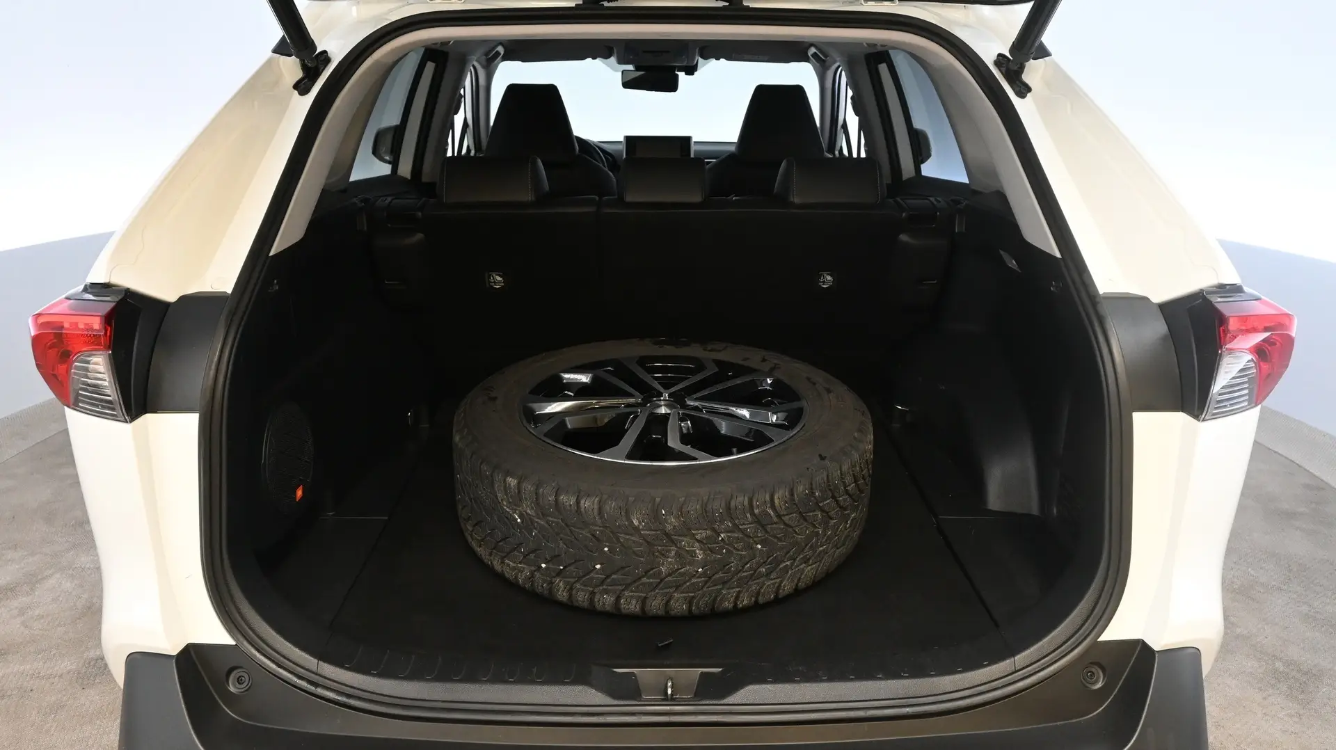 Car Image - 6Zj7MIr0LAv9MQAQ7jAZFo