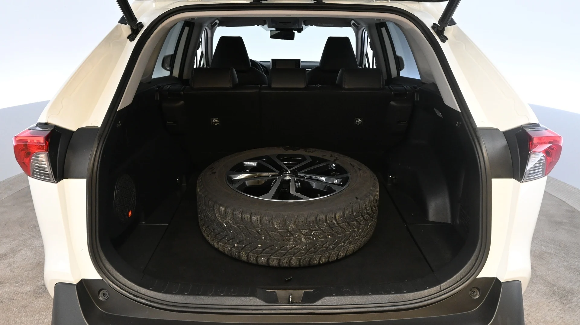 Car Image - 6Zj7MIr0LAv9MQAQ7jAZFo