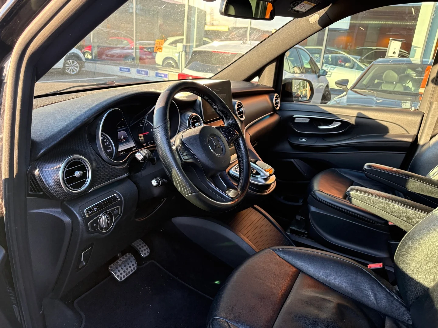Car Image - 4ICv17E5bkHcW7DzOzBxwC