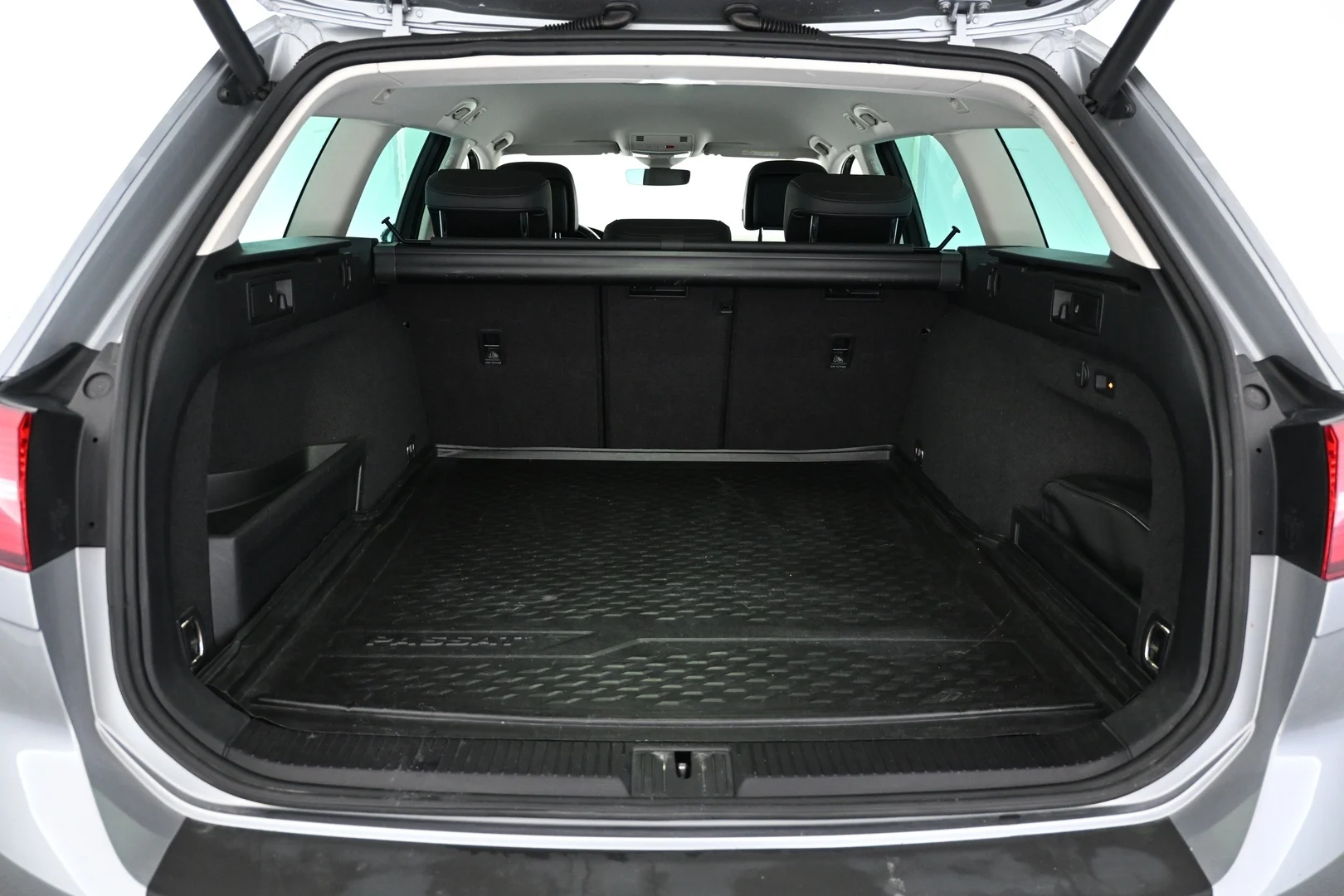 Car Image - 5x2RQLbzYRcHzmkACvooit
