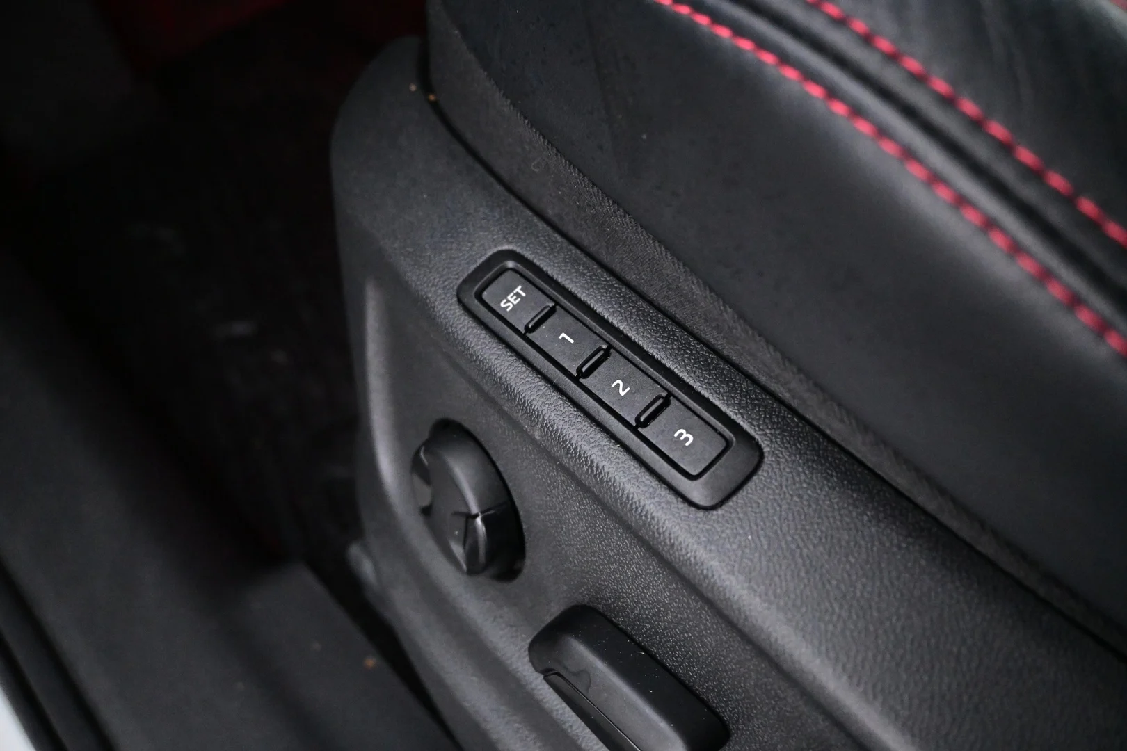 Car Image - 5a5jJNTMeEuo0sm9amO4xg