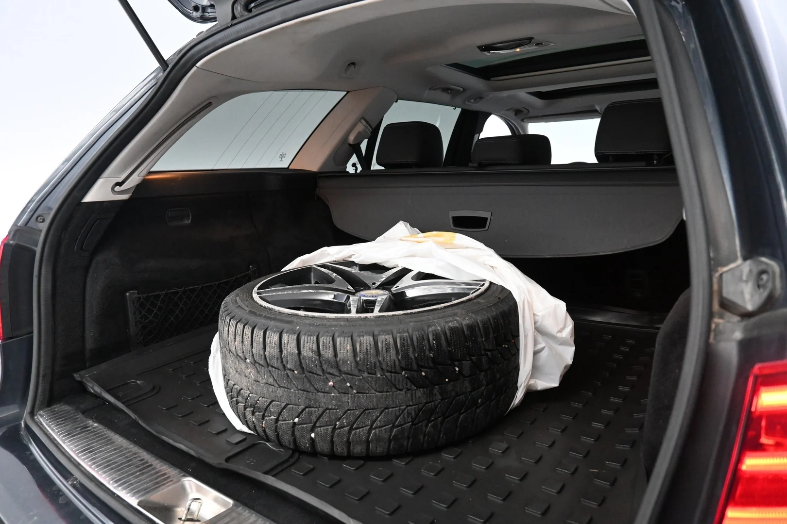 Car Image - 3VddRxYoErE5hZ0FpxZrZz