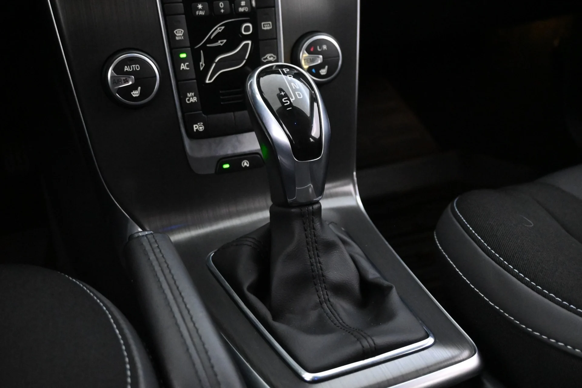 Car Image - 77AQ9AB32nHPd6DKXMfN9H