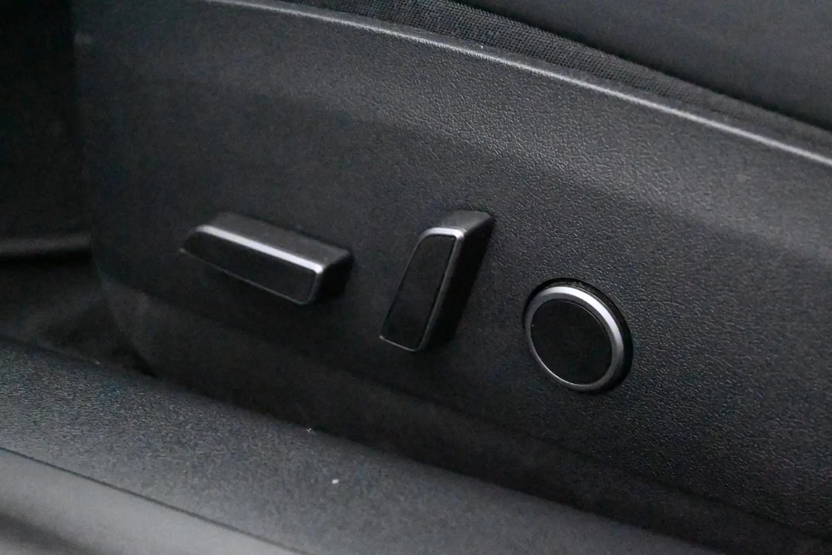 Car Image - 560ZiYk4nm4h6apQzeCViO