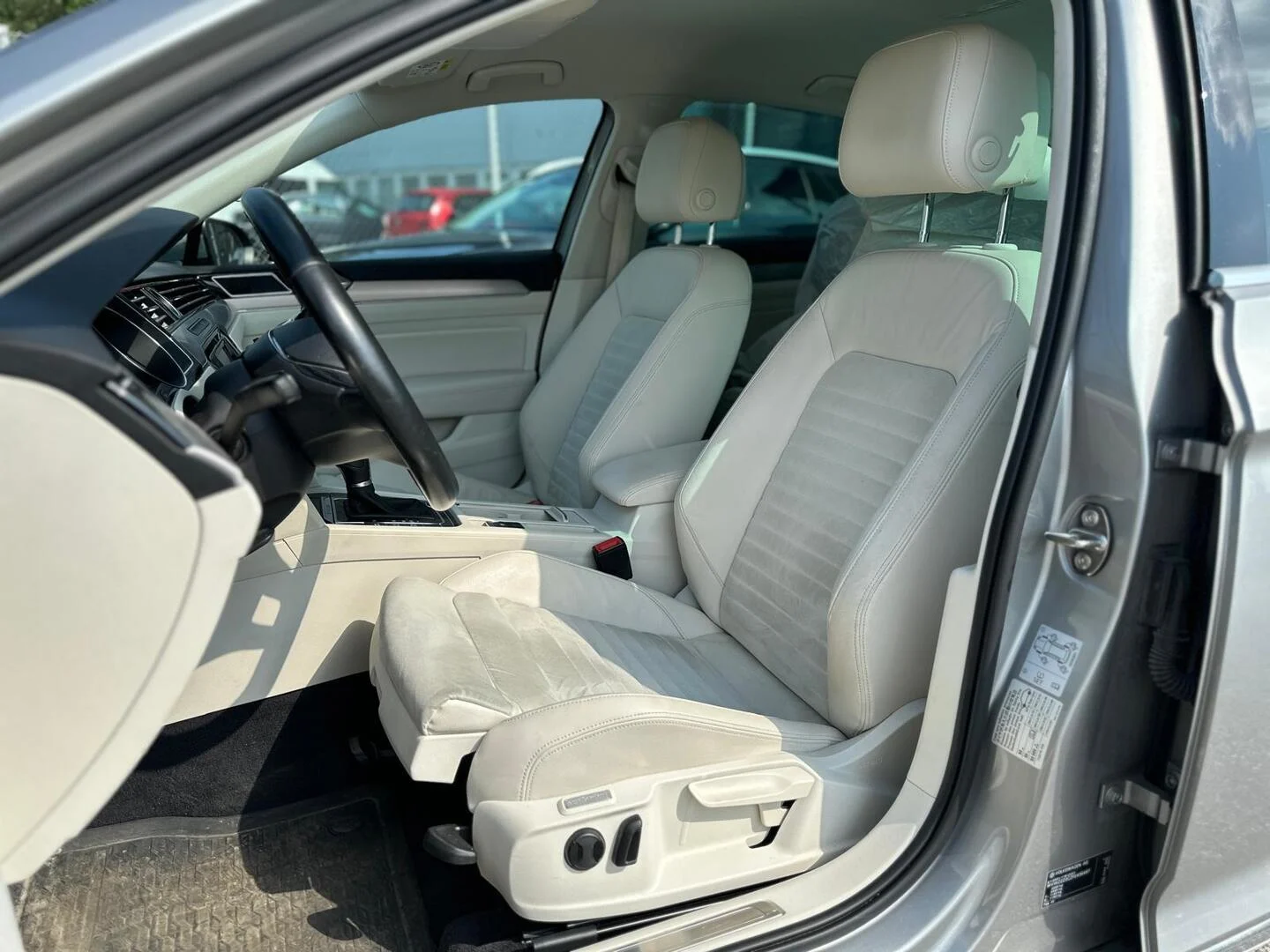 Car Image - 4hB2AhXwkGoOEbWSsYuVRt