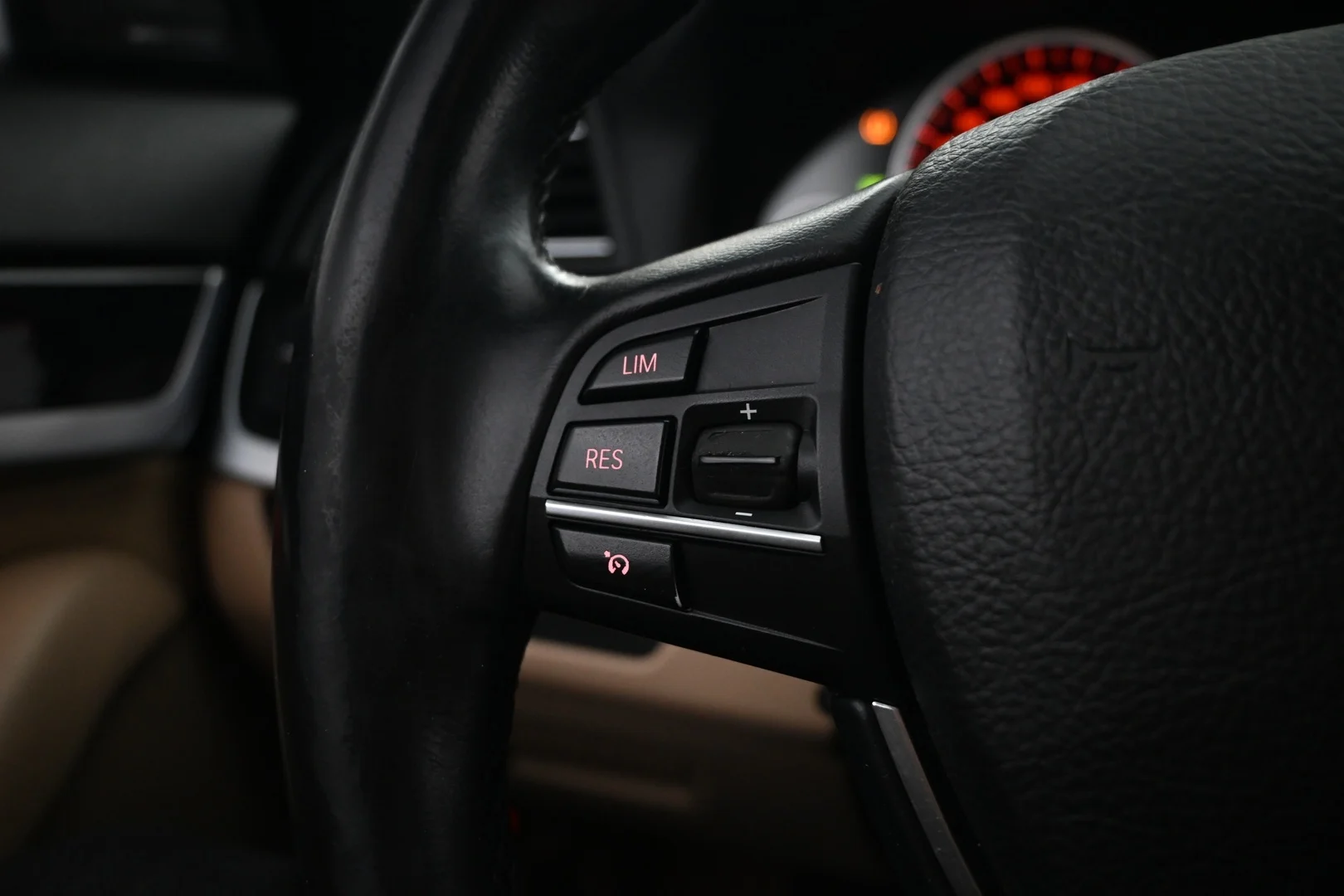 Car Image - uX6tNJSAAzqnijd09TnpU
