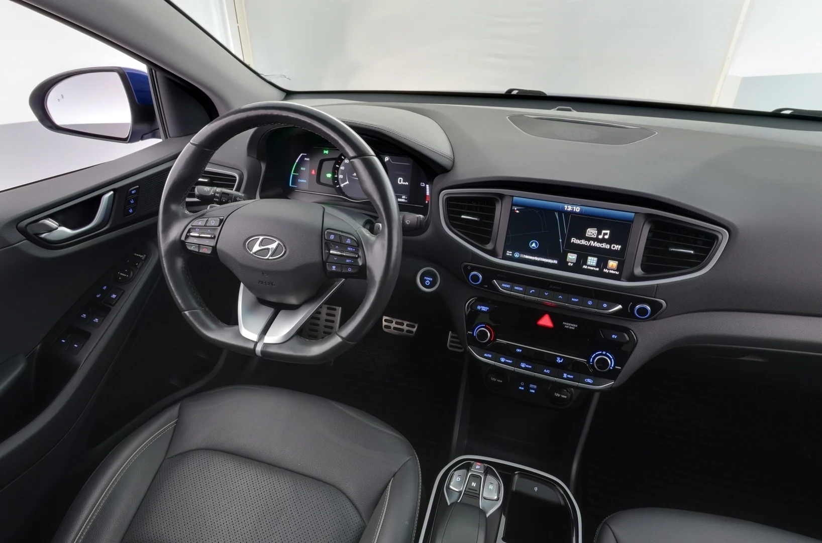 Car Image - 2WDZiRU2IUF3pAmzLe9wQT