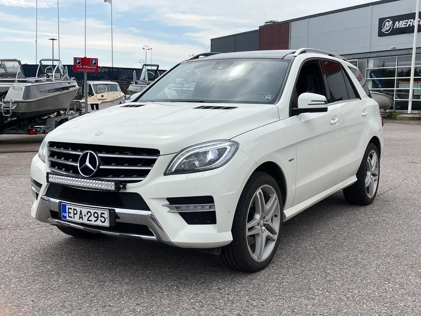 Car Image - 6EE4yH8lE9C8ZLLryhFnl3