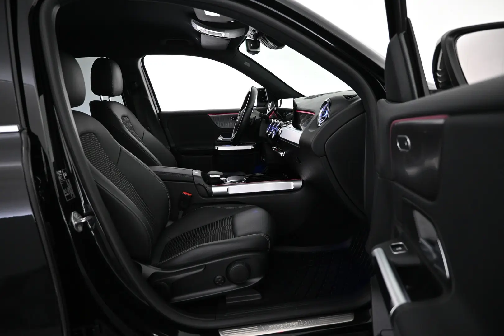 Car Image - 18CPAx3excHw56xBJOppj7