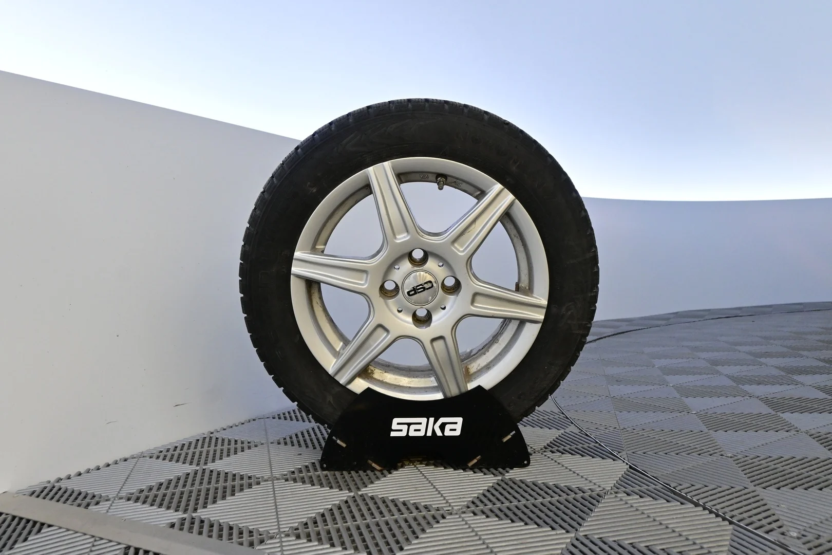 Car Image - 1QH5Hi8LyrFwUT1Luy6gvR