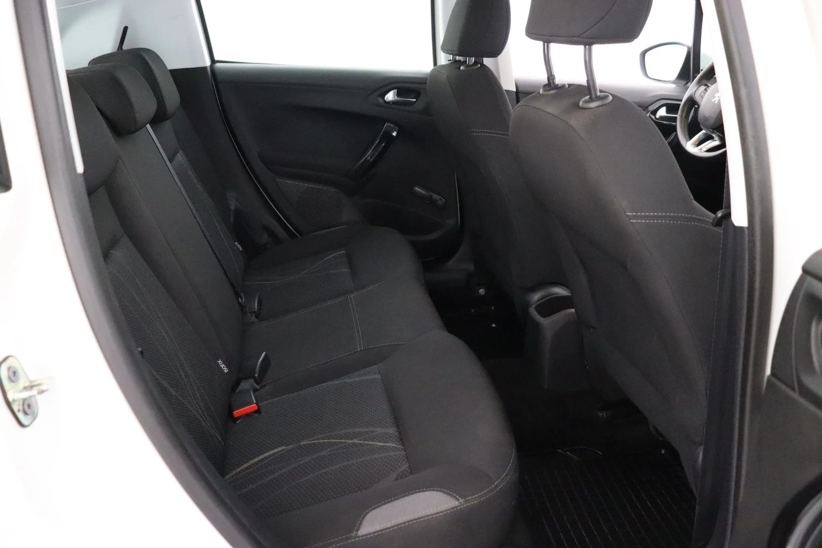 Car Image - 1Q6L3dkXDxAHghwNngaJ67