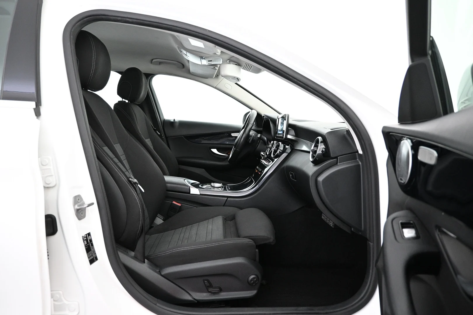 Car Image - 7sje9OzvH9Kq31zo4pU3Nt