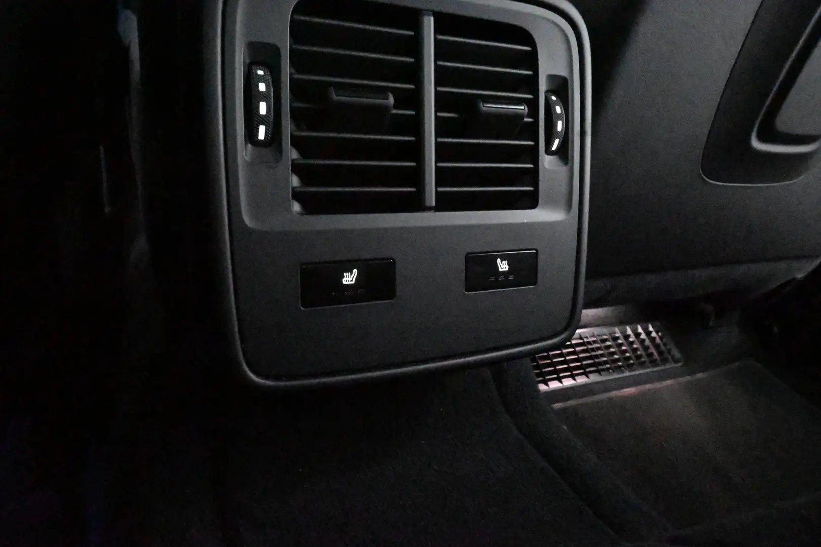 Car Image - 6nnc7MGdvUPOuC7CYTKxkW