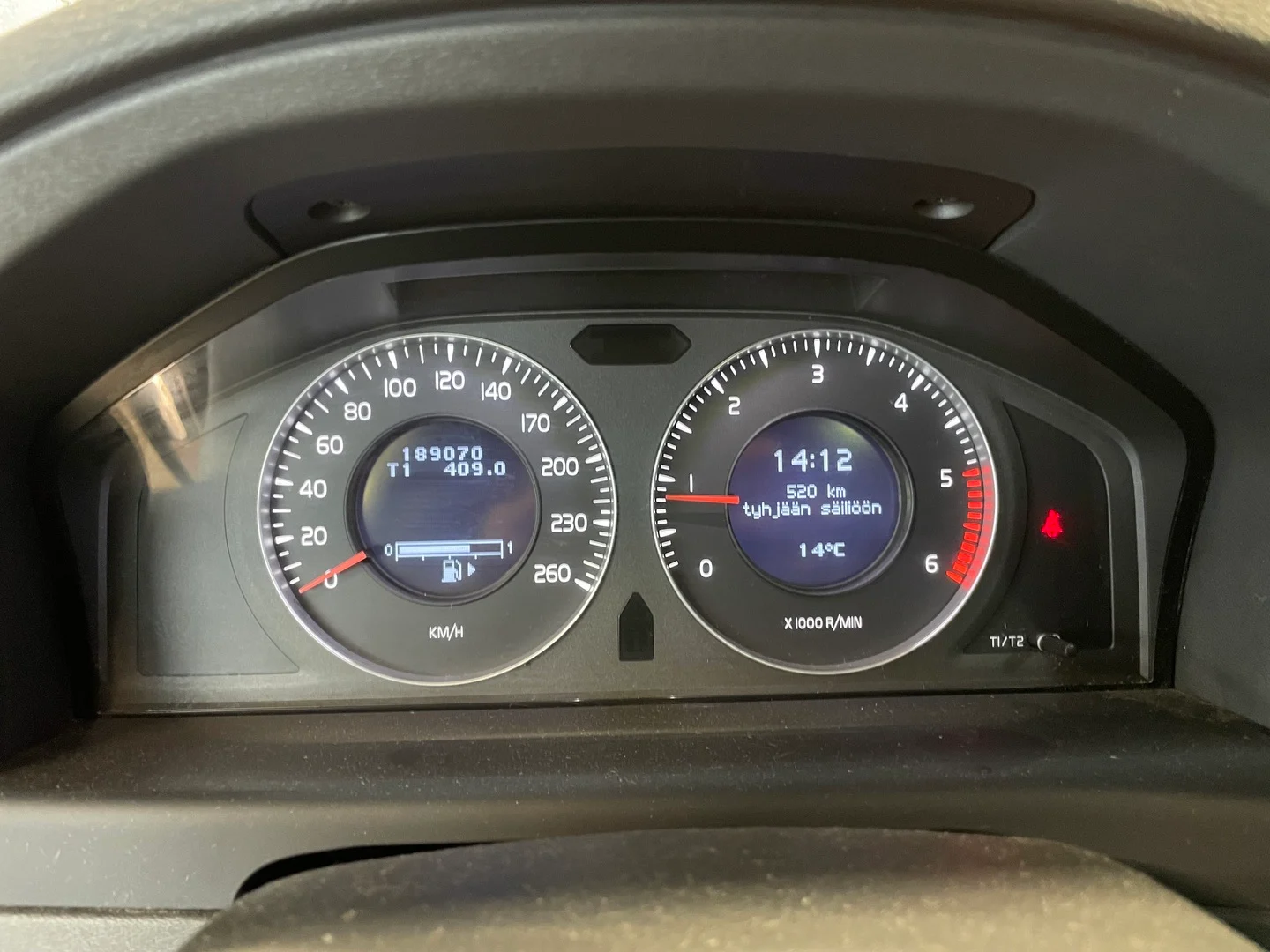 Car Image - 59vKdphFqa49YQIgQOLMpD