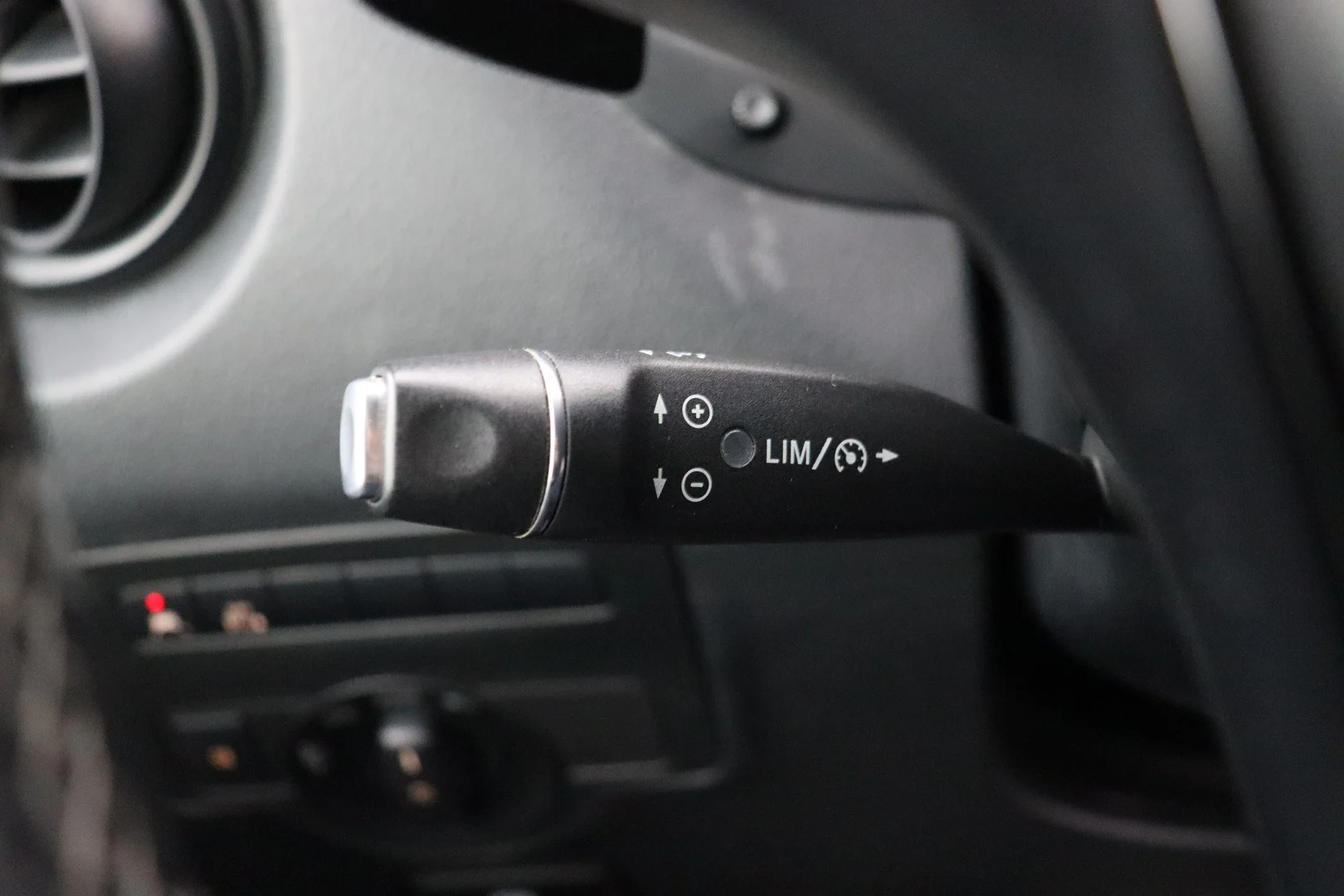 Car Image - 2uhNCk52fIhsl7pYWILBBD