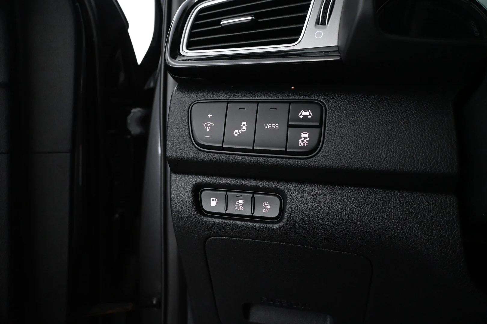 Car Image - 3fwiLBce1AzxJc2lB23Zar