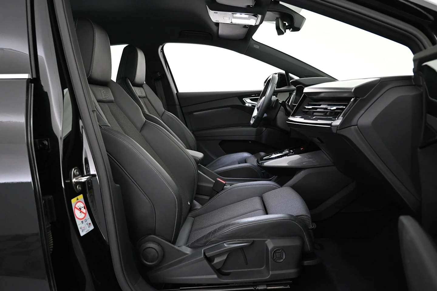 Car Image - 52hNazptXPqKBTUrrDbVhP