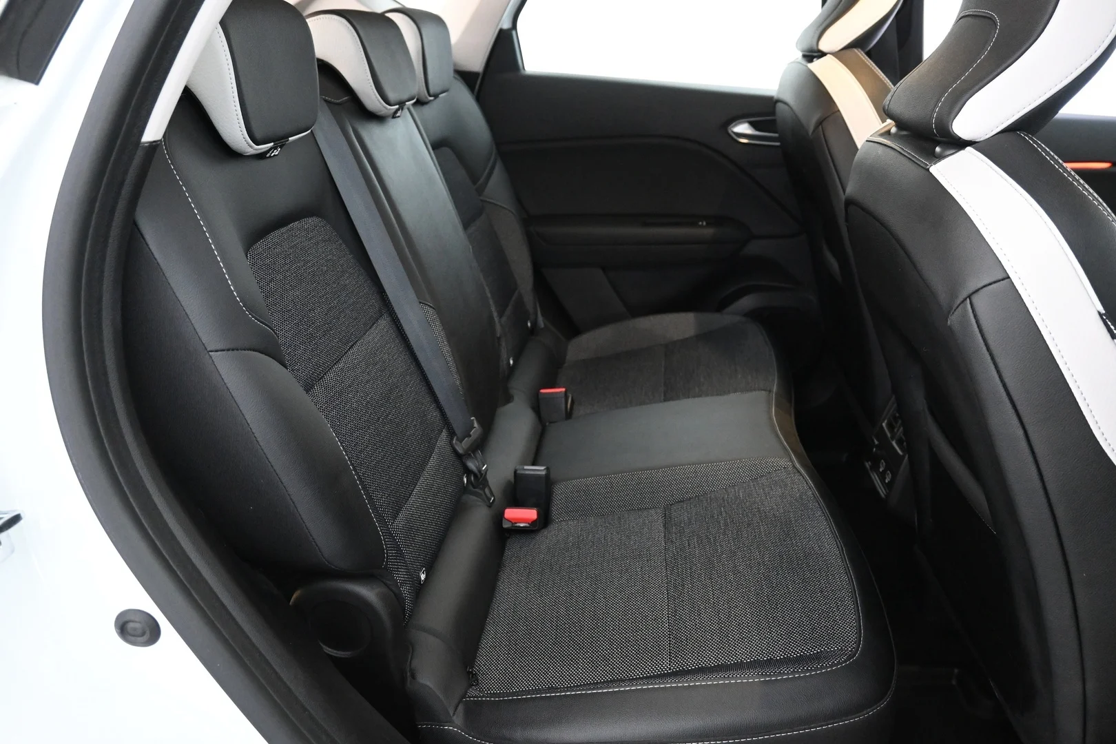 Car Image - 3lx7vsPresHY12f9R13LY2