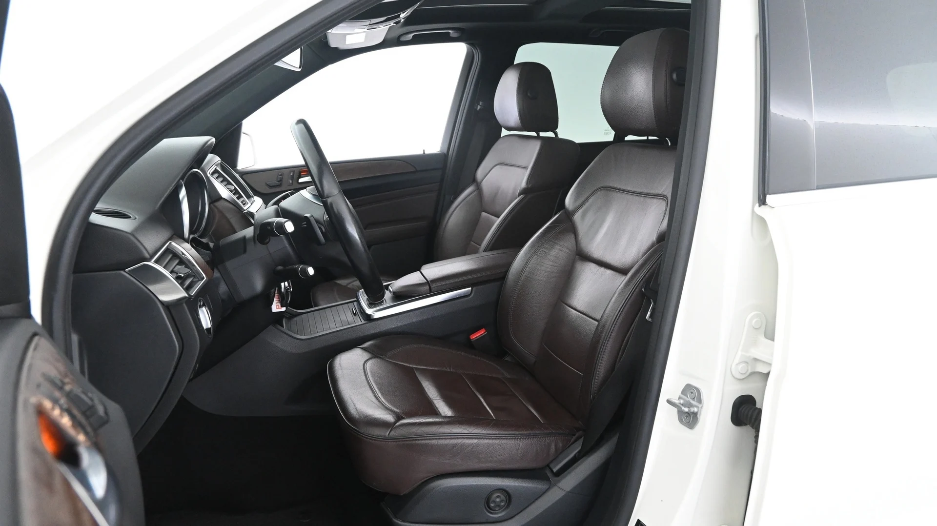 Car Image - 1wglySFuZ0NHKIpjd40kFv