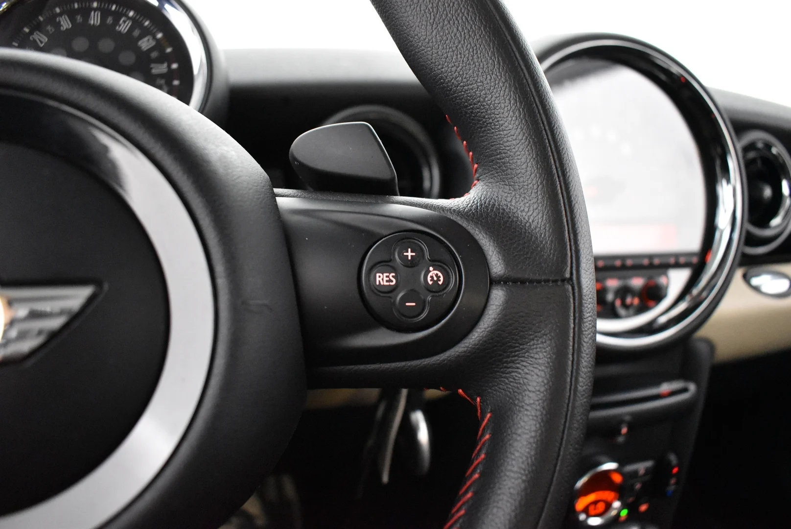Car Image - 76OqEcS5cksBOq0Sye0tFT