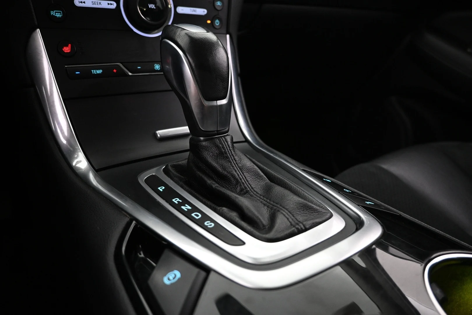 Car Image - 2KXEvzHyrw77APIVRBysUg