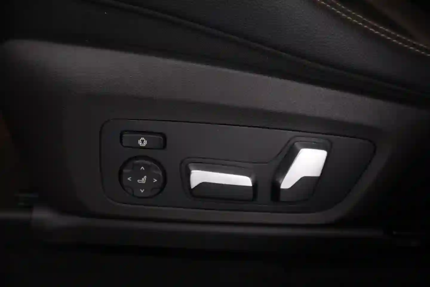 Car Image - 7BGihLHj82qojF6TFlUbik