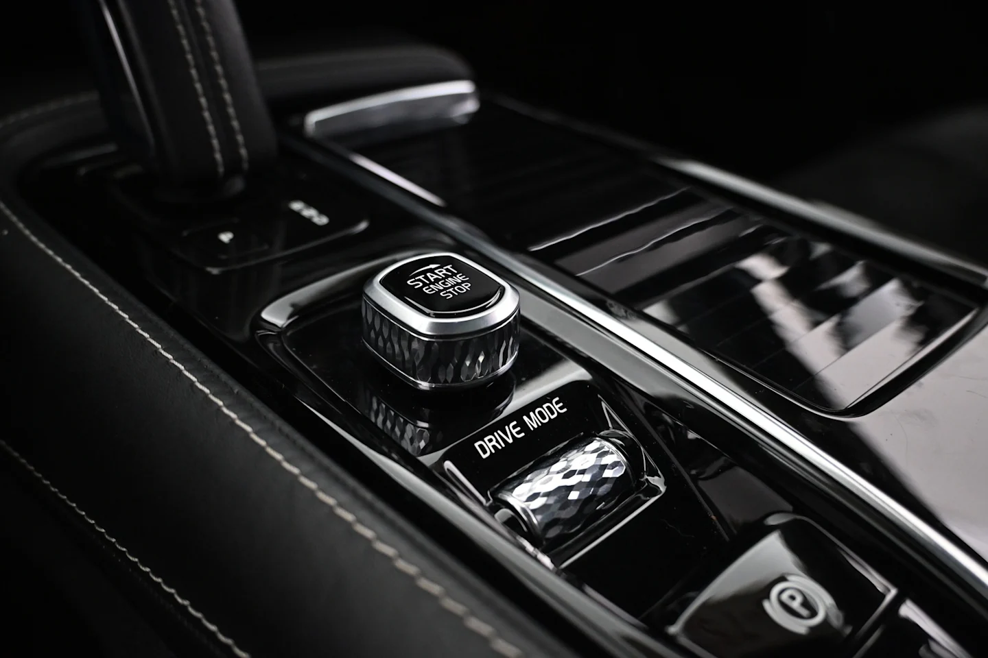 Car Image - 54M2C8wY421xo3AMTTFRs8