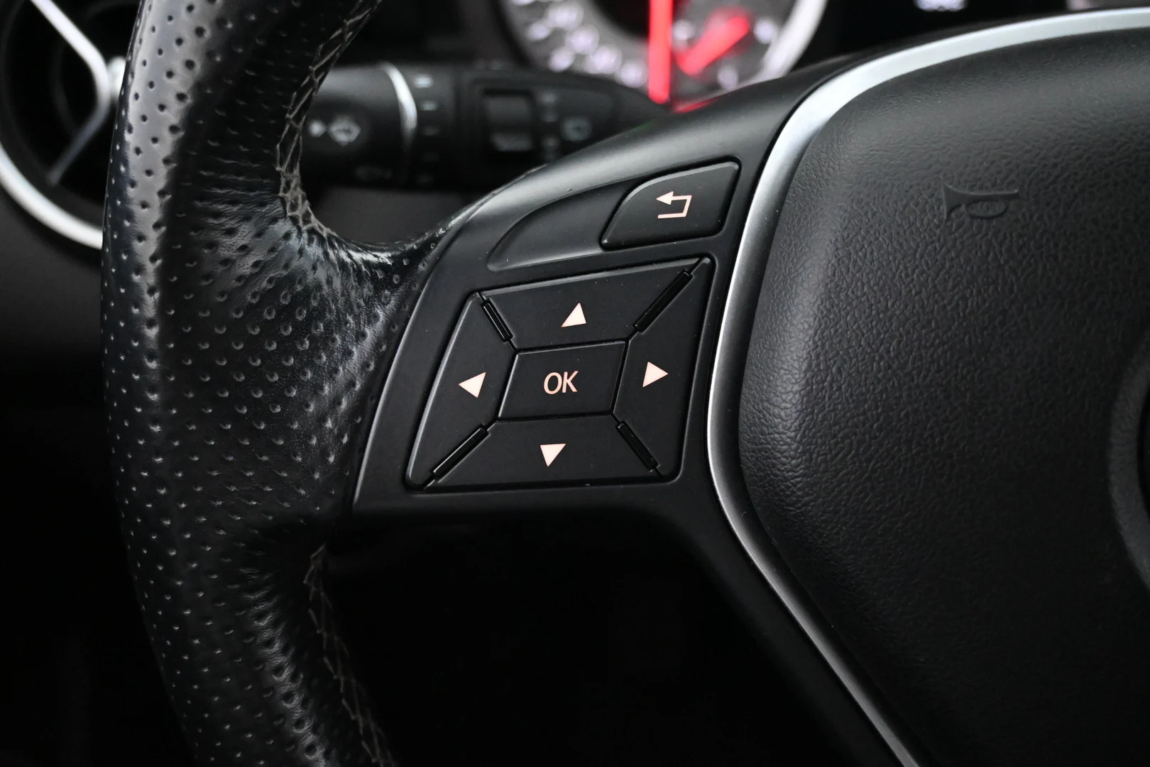 Car Image - 3ZgenxJjMMCN7BlxLFqbA6