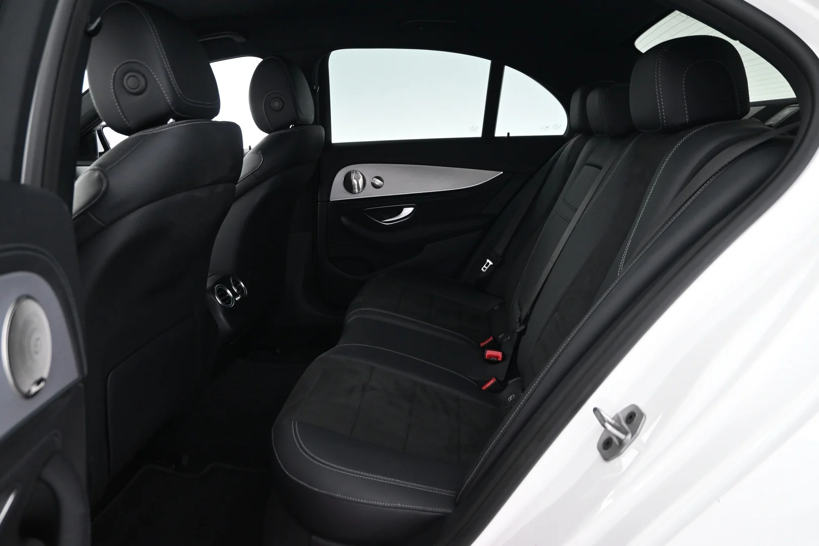Car Image - 2Qj6aeVfOOhyZWN98nhaJA