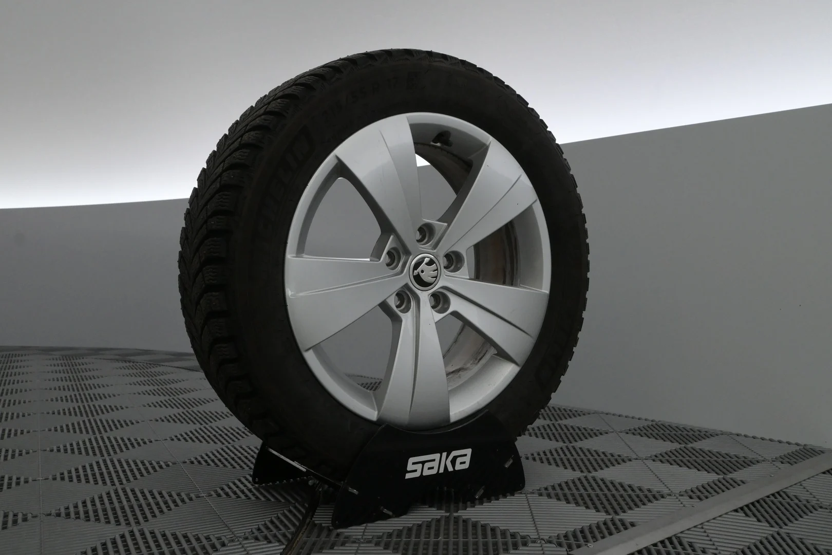 Car Image - 5P0LnYXkrEtlGct9WYMtRX