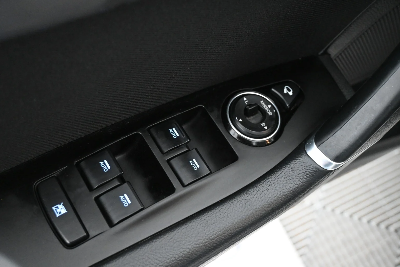 Car Image - 2GjiMfYqte9XClufYUUu5e