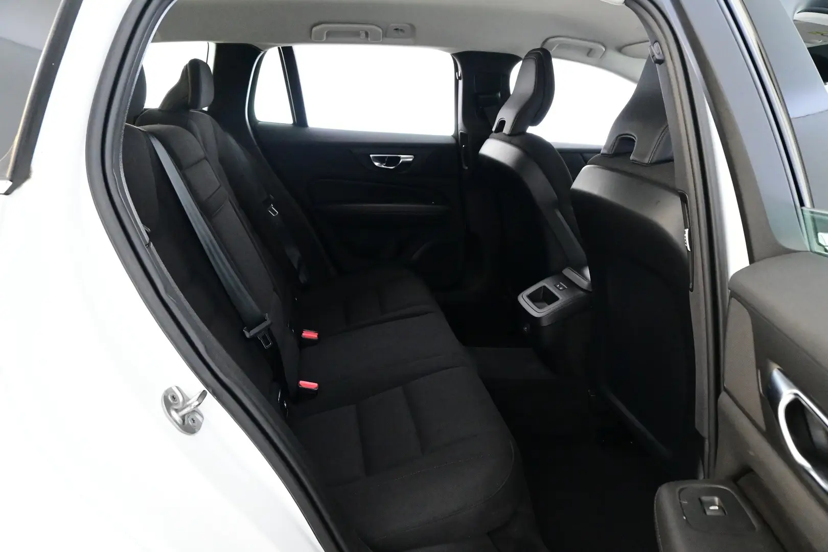 Car Image - 2Ud8olD4r3oo1hCGaEXaan